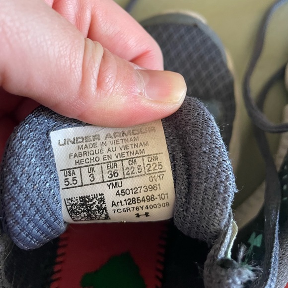 Women’s Under Armour Sneakers (no inserts) - Picture 5 of 5